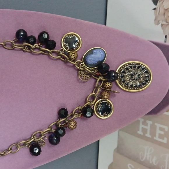 Jewelry - Necklace